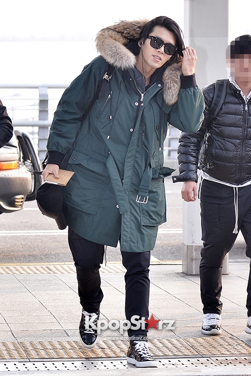
	
	Hyun Bin siêu lãng tử và để tóc y như "tài tử Hong Kong" ngày xừa